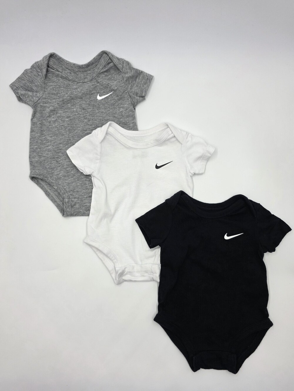 Nike baby boy bodysuit bundle size 3 months